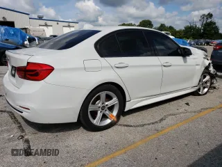 2016 BMW 3 Series 328i xDrive z VIN WBA8E3C57GK501878, wystawiony jako Copart lot #85206404 z przebiegiem 116 074 mil mil oraz Szkoda całkowita • Salvage title. Historia ofert i sprzedaży dostępna na DreamBid. Obrazek 3.