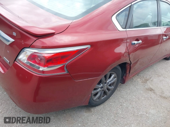 2015 Nissan Altima S with VIN 1N4AL3AP2FC597853, listed as a IAAI auction lot 41915141 with 85,148 mi miles and . Bid and sale history available at DreamBid. Image 6.