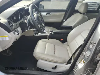 2014 Mercedes-Benz C 250 Sport z VIN WDDGF4HB8EA942721, wystawiony jako Copart lot #52629855 z przebiegiem 151 421 mil mil oraz Szkoda całkowita • Salvage title. Historia ofert i sprzedaży dostępna na DreamBid. Obrazek 7.
