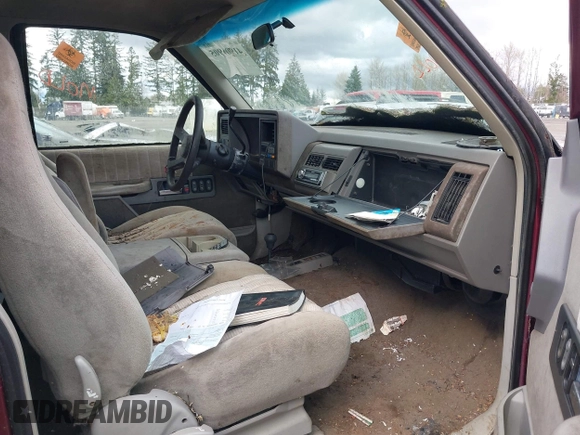1994 GMC Sierra 1500 z VIN 2GTEK19K0R1559706, wystawiony jako IAAI lot #41906905 z przebiegiem 236 787 mil mil oraz . Historia ofert i sprzedaży dostępna na DreamBid. Obrazek 5.