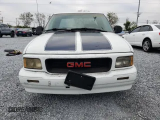 1996 GMC Sonoma SLS with VIN 1GTCS19X3TK531229, listed as a Copart auction lot 41438365 with 0 mi miles and Salvage Title. Bid and sale history available at carsss.com. Image 5.