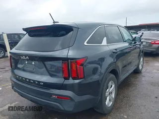 2022 Kia Sorento LX with VIN 5XYRG4LC8NG116399, listed as a IAAI auction lot 42074234 with 58,217 mi miles and . Bid and sale history available at DreamBid. Image 4.
