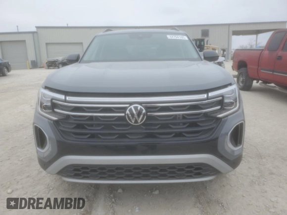 2024 Volkswagen Atlas Peak Edition SE z VIN 1V2CR2CA2RC580235, wystawiony jako Copart lot #44704105 z przebiegiem 9 mil mil oraz Szkoda całkowita • Salvage title. Historia ofert i sprzedaży dostępna na DreamBid. Obrazek 5.