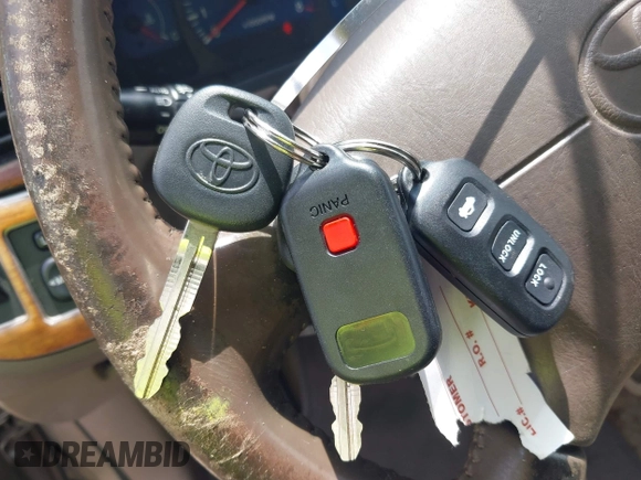 2001 Toyota Sienna LE with VIN 4T3ZF13C01U325889, listed as a IAAI auction lot 42795570 with 211,585 mi miles and . Bid and sale history available at DreamBid. Image 11.