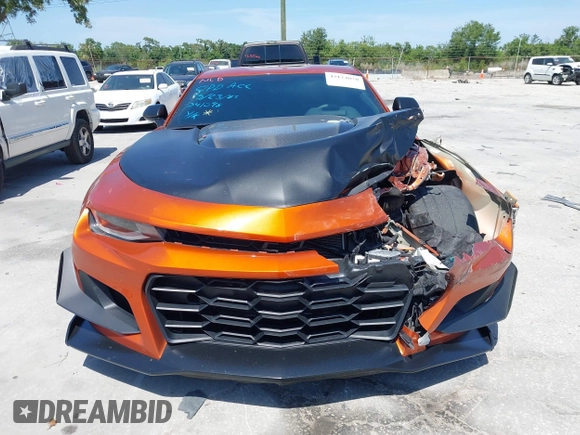 2023 Chevrolet Camaro ZL1 z VIN 1G1FK1R69P0104359, wystawiony jako IAAI lot #42124070 z przebiegiem 20 934 mil mil oraz . Historia ofert i sprzedaży dostępna na DreamBid. Obrazek 12.