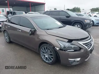 2014 Nissan Altima SL with VIN 1N4BL3AP8EC152598, listed as a IAAI auction lot 42377948 with 83,236 mi miles and . Bid and sale history available at DreamBid. Image 1.