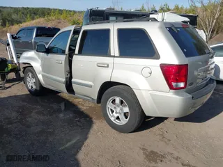 2007 Jeep Grand Cherokee Laredo with VIN 1J8GS48K17C516150, listed as a IAAI auction lot 41752720 with 176,114 mi miles. Bid and sale history available at carsss.com. Image 3.