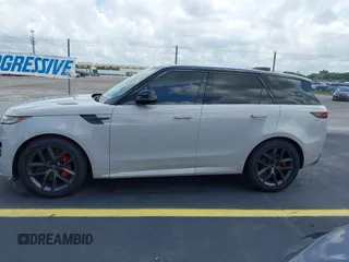 2024 Land Rover Range Rover Sport Dynamic SE z VIN SAL1L9FU7RA180295, wystawiony jako IAAI lot #42350067 z przebiegiem 10 776 mil mil oraz . Historia ofert i sprzedaży dostępna na DreamBid. Obrazek 14.