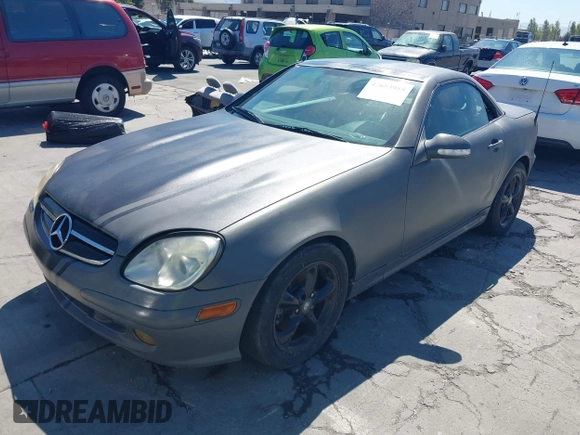 2002 Mercedes-Benz SLK 320 с VIN WDBKK65F92F254369, выставлен на аукционе IAAI как лот 42693955 с пробегом 237 391 миль миль и . История ставок и продаж доступна на DreamBid. Изображение 6.