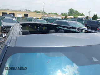 2019 Land Rover Range Rover Velar R-Dynamic SE z VIN SALYL2EX2KA793688, wystawiony jako IAAI lot #42321102 z przebiegiem 37 532 mil mil oraz . Historia ofert i sprzedaży dostępna na DreamBid. Obrazek 6.