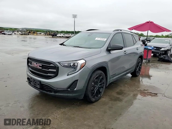2021 GMC Terrain SLE z VIN 3GKALMEV2ML308839, wystawiony jako Copart lot #51755945 z przebiegiem 61 679 mil mil oraz Czysty tytuł • Clean title. Historia ofert i sprzedaży dostępna na DreamBid. Obrazek 14.
