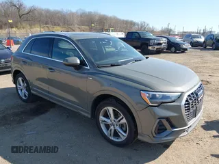2020 Audi Q3 S line Premium z VIN WA1DECF3XL1113825, wystawiony jako IAAI lot #41996532 z przebiegiem 24 259 mil mil oraz . Historia ofert i sprzedaży dostępna na DreamBid. Obrazek 1.