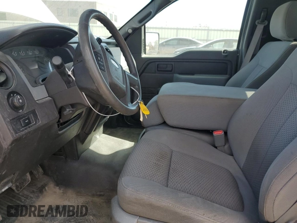 2012 Ford F-150 XL z VIN 1FTMF1CM6CKE21136, wystawiony jako Copart lot #48614935 z przebiegiem 157 107 mil mil oraz Szkoda całkowita • Salvage title. Historia ofert i sprzedaży dostępna na DreamBid. Obrazek 7.