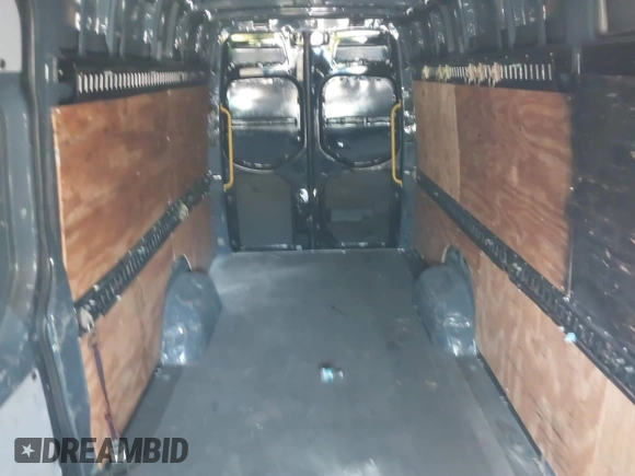 2019 Mercedes-Benz Sprinter Cargo z VIN WD4PF1CD8KP143473, wystawiony jako IAAI lot #41825674 z przebiegiem 99 261 mil mil oraz . Historia ofert i sprzedaży dostępna na DreamBid. Obrazek 8.