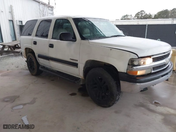 2001 Chevrolet Tahoe LT with VIN 1GNEC13T81J210227, listed as a IAAI auction lot 41847678 with 327,531 mi miles. Bid and sale history available at carsss.com. Image 1.