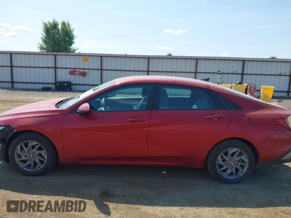 2024 Hyundai Elantra SEL z VIN KMHLM4DG5RU653537, wystawiony jako IAAI lot #42433134 z przebiegiem 37 478 mil mil oraz . Historia ofert i sprzedaży dostępna na DreamBid. Obrazek 15.
