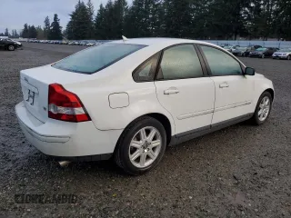 2005 Volvo S40 with VIN YV1MS682152048598, listed as a Copart auction lot 82436234 with 0 mi miles and Clean Title. Bid and sale history available at carsss.com. Image 3.
