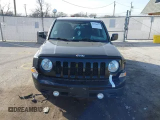 2017 Jeep Patriot Sport with VIN 1C4NJPBA7HD118388, listed as a IAAI auction lot 41538977 with 81,920 mi miles. Bid and sale history available at carsss.com. Image 12.