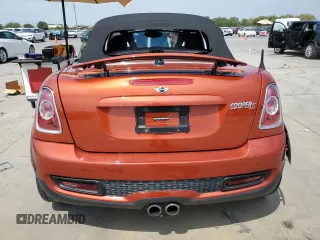2014 MINI Roadster S z VIN WMWSY3C54ET595156, wystawiony jako Copart lot #68507474 z przebiegiem 43 608 mil mil oraz Tytuł czysty. Historia ofert i sprzedaży dostępna na DreamBid. Obrazek 6.