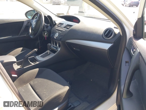2011 Mazda Mazda3 i Touring with VIN JM1BL1VG0B1359034, listed as a IAAI auction lot 42069897 with 81,068 mi miles. Bid and sale history available at carsss.com. Image 5.