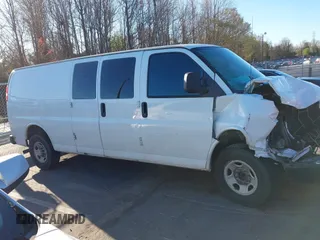 2014 Chevrolet Express Cargo z VIN 1GCWGGBA3E1109722, wystawiony jako IAAI lot #41845284 z przebiegiem 224 334 mil mil oraz . Historia ofert i sprzedaży dostępna na DreamBid. Obrazek 13.