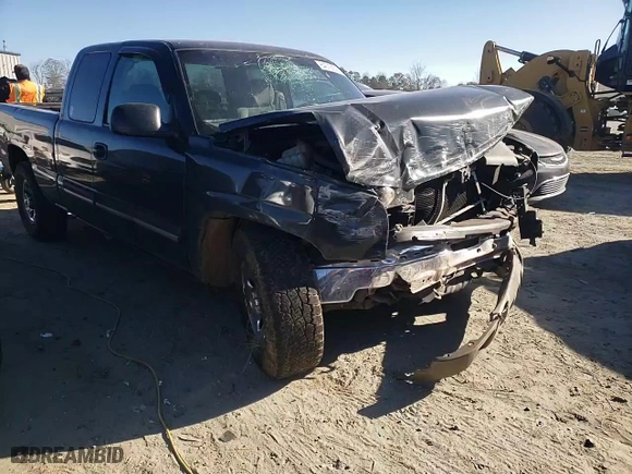 2003 Chevrolet Silverado 1500 LS with VIN 2GCEC19V431290267, listed as a Copart auction lot 84018624 with 240,697 mi miles and Salvage Title. Bid and sale history available at carsss.com. Image 11.