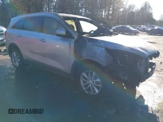2018 Kia Sorento L with VIN 5XYPG4A30JG371228, listed as a IAAI auction lot 41633300 with 1 mi miles. Bid and sale history available at carsss.com. Image 1.