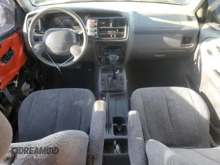 2001 Suzuki XL-7 with VIN JS3TY92V614103969, listed as a Copart auction lot 46933965 with 162,122 mi miles and Salvage Title. Bid and sale history available at carsss.com. Image 8.