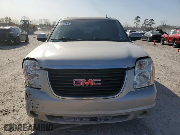 2008 GMC Yukon XL SLT 4SB with VIN 1GKFC16018R226137, listed as a Copart auction lot 48208105 with 221,270 mi miles and Clean Title. Bid and sale history available at carsss.com. Image 5.