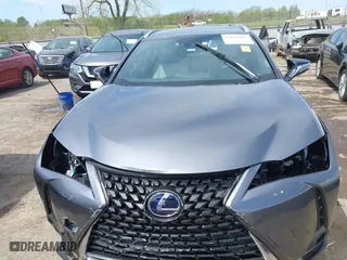 2021 Lexus UX with VIN JTHP9JBH1M2040593, listed as a IAAI auction lot 42024493 with 33,394 mi miles. Bid and sale history available at carsss.com. Image 13.