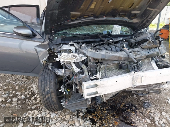 2019 Nissan Altima SL with VIN 1N4BL4EW9KC133318, listed as a IAAI auction lot 39806541 with 34,420 mi miles and . Bid and sale history available at DreamBid. Image 6.