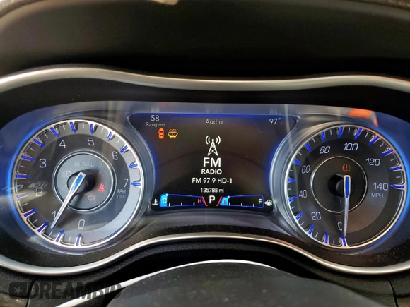 2016 Chrysler 300 Anniversary Edition z VIN 2C3CCAAG7GH308136, wystawiony jako Copart lot #57340815 z przebiegiem 135 788 mil mil oraz Szkoda całkowita • Salvage title. Historia ofert i sprzedaży dostępna na DreamBid. Obrazek 9.