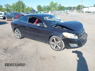 2011 Volvo C70 z VIN YV1672MC6BJ114811, wystawiony jako IAAI lot #42296694 z przebiegiem 130 134 mil mil oraz . Historia ofert i sprzedaży dostępna na DreamBid. Obrazek 1.