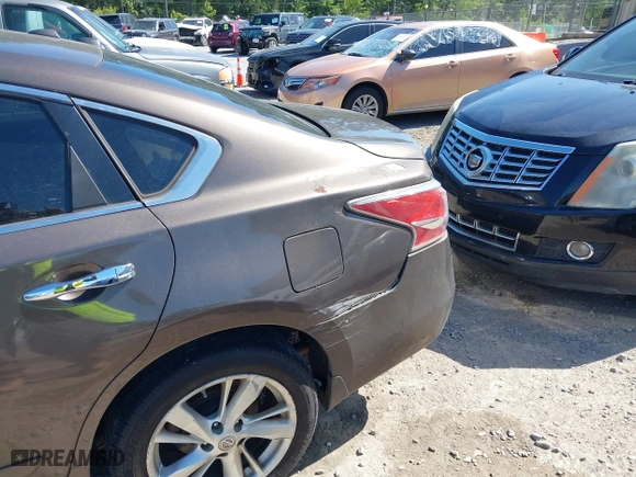 2015 Nissan Altima 2.5 S with VIN 1N4AL3AP3FC204149, listed as a IAAI auction lot 42005694 with 277,106 mi miles. Bid and sale history available at carsss.com. Image 6.