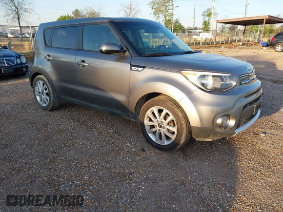 2018 Kia Soul + with VIN KNDJP3A55J7535782, listed as a IAAI auction lot 41807092 with 104,240 mi miles. Bid and sale history available at carsss.com. Image 1.