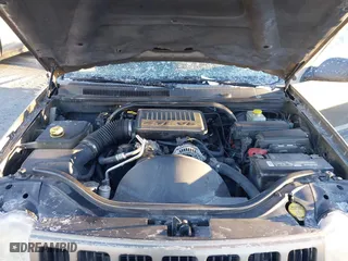 2005 Jeep Grand Cherokee Laredo with VIN 1J4HR48N55C561732, listed as a IAAI auction lot 41349373 with 185,920 mi miles. Bid and sale history available at carsss.com. Image 10.