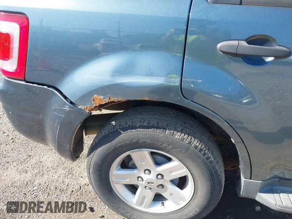 2011 Ford Escape Hybrid с VIN 1FMCU5K33BKA43952, выставлен на аукционе IAAI как лот 42560609 с пробегом 163 067 миль миль и . История ставок и продаж доступна на DreamBid. Изображение 6.