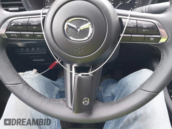 2024 Mazda 3 S Preferred z VIN 3MZBPACM7RM431371, wystawiony jako IAAI lot #40676189 z przebiegiem 276 mil mil oraz . Historia ofert i sprzedaży dostępna na DreamBid. Obrazek 11.