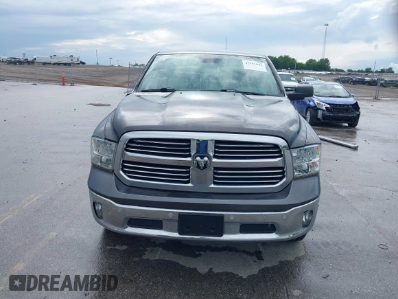 2015 Ram 1500 Outdoorsman z VIN 1C6RR7GM7FS720009, wystawiony jako IAAI lot #42551644 z przebiegiem 67 261 mil mil oraz . Historia ofert i sprzedaży dostępna na DreamBid. Obrazek 6.