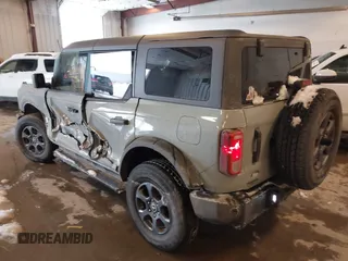 2023 Ford Bronco with VIN 1FMEE5BPXPLB61295, listed as a IAAI auction lot 41623328 with 24,599 mi miles. Bid and sale history available at carsss.com. Image 3.