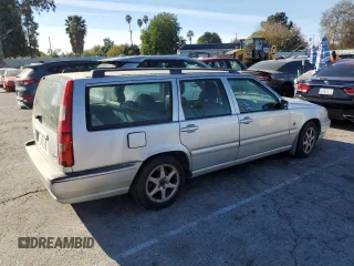 2000 Volvo V70 with VIN YV1LW61J1Y2711626, listed as a Copart auction lot 89010795 with 0 mi miles and Clean Title. Bid and sale history available at carsss.com. Image 3.