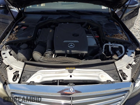 2015 Mercedes-Benz C 300 Luxury with VIN 55SWF4KB5FU034698, listed as a Copart auction lot 64422385 with 161,007 mi miles and Clean title. Bid and sale history available at DreamBid. Image 11.