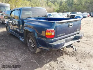 2003 GMC Sierra 1500 SLT with VIN 1GTEC19T93Z329361, listed as a IAAI auction lot 41433960 with 209,360 mi miles. Bid and sale history available at carsss.com. Image 3.