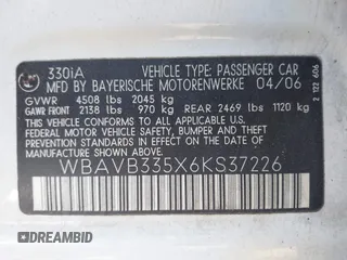 2006 BMW 3 Series 330i with VIN WBAVB335X6KS37226, listed as a IAAI auction lot 40297948 with 186,788 mi miles. Bid and sale history available at carsss.com. Image 9.