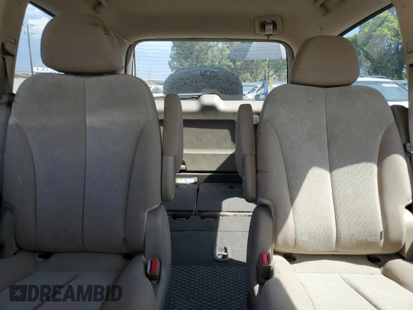 2011 Kia Sedona LX with VIN KNDMG4C75B6372298, listed as a Copart auction lot 62143844 with 180,287 mi miles and Salvage Title. Bid and sale history available at carsss.com. Image 10.