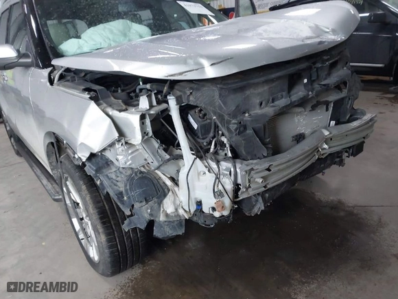2019 Ford Explorer Limited with VIN 1FM5K8F88KGA73988, listed as a IAAI auction lot 41073759 with 35,292 mi miles. Bid and sale history available at carsss.com. Image 18.