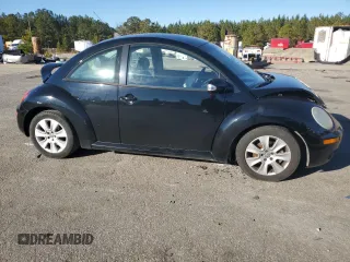 2008 Volkswagen New Beetle Coupe S with VIN 3VWPW31C58M515878, listed as a Copart auction lot 88036685 with 0 mi miles and Salvage Title. Bid and sale history available at carsss.com. Image 4.