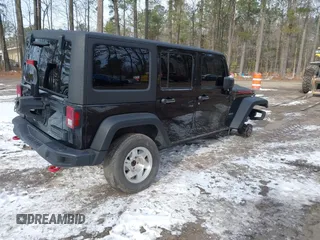 2017 Jeep Wrangler Unlimited Rubicon Recon z VIN 1C4BJWFG4HL723096, wystawiony jako IAAI lot #41393584 z przebiegiem 102 045 mil mil oraz . Historia ofert i sprzedaży dostępna na DreamBid. Obrazek 4.