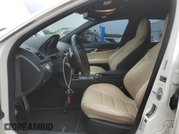 2009 Mercedes-Benz C 63 AMG with VIN WDDGF77X39F284619, listed as a Copart auction lot 61076125 with 108,601 mi miles and Salvage title. Bid and sale history available at DreamBid. Image 7.