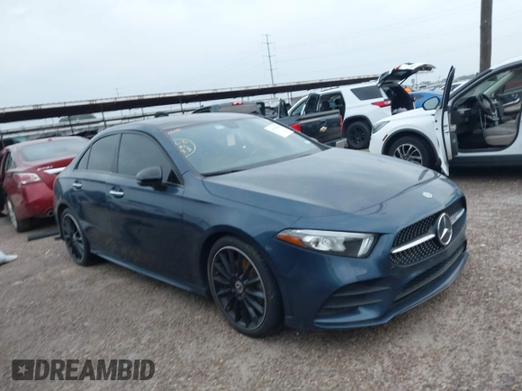 2022 Mercedes-Benz A 220 z VIN W1K3G4EBXNJ333694, wystawiony jako IAAI lot #41932394 z przebiegiem Nie podano mil oraz . Historia ofert i sprzedaży dostępna na DreamBid. Obrazek 1.
